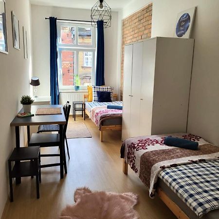 Lemuria Hostel Wroclawska Centrum Lehnice Exteriér fotografie
