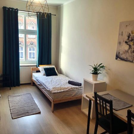 Lemuria Hostel Wroclawska Centrum Lehnice Exteriér fotografie