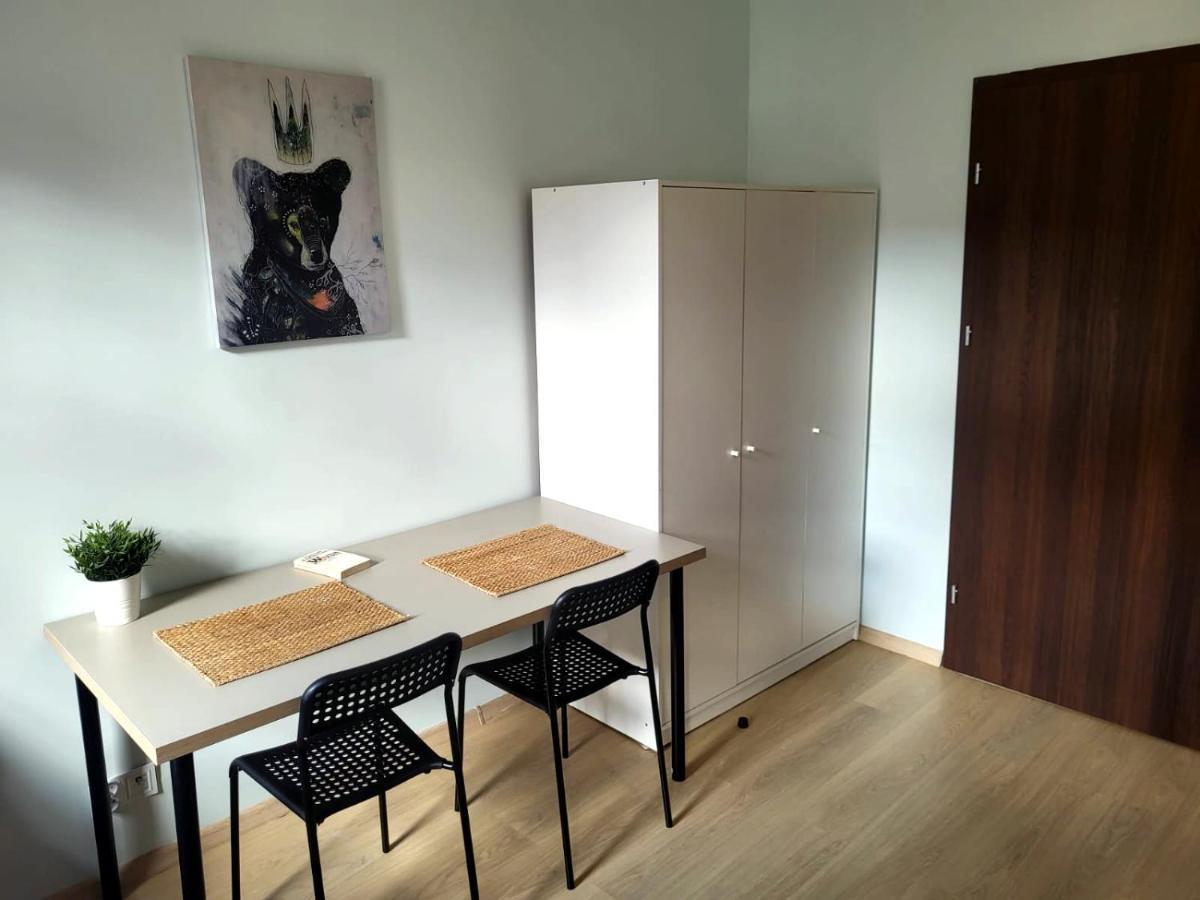 Lemuria Hostel Wroclawska Centrum Lehnice Exteriér fotografie